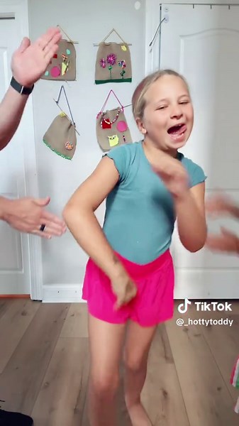 Go Crazy with Glizzy and the Lemmings Adventure