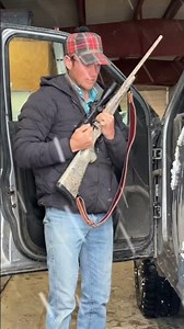 😂😂😂when you see a coyote and your gun jams! #cowboys #310ranchlife #horse ￼