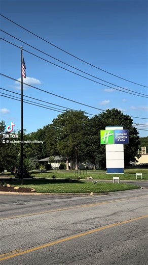 Pigeon Forge on a Budget: Holiday Inn Express Summer Stays