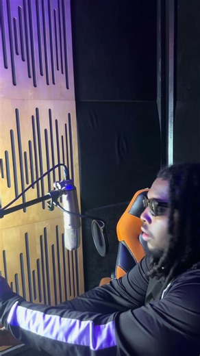 When the studio session turns into a therapy session 🎙️