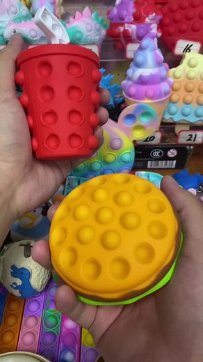 3d popit dinosaur eggs and squeeze cup! Do you want one?#toy #uk #gift #fidgettoys #squishy #popit #stressrelief