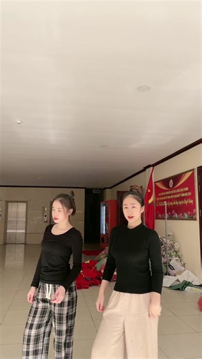 Nhảy Trend TikTok 2025 với Những Lời Dối Gian Remix