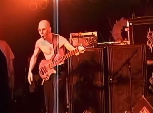 -NuMetalForever- | //Mudvayne performing “Cradle” (demo) at the “Super Toad Entertainment Center” in Des Moines, Iowa on January, 1st, 2000!// #mudvayne... | Instagram