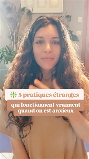 Tu peux parler de ton anxiété pendant des années et pourtant continuer à te réveiller avec le cœur qui s’emballe, la boule au ventre, les pensées envahissantes et la sensation que ça ne va pas. Pourquoi ? Parce que ton système nerveux ne comprend pas les explications. ➡️ Il comprend les sensations. Le corps ne se laisse pas convaincre par des arguments. Il est sensible aux signaux : respiration, rythme, toucher, mouvement, relâchement. Alors oui, je sais que ces pratiques peuvent te paraître étr