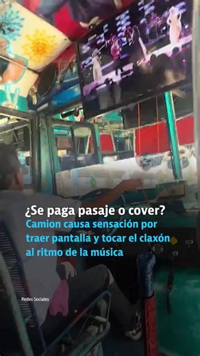 En la CDMX uno nunca sabe qué le va a tocar… Pagas pasaje… y terminas en un antro sobre ruedas. Pantalla prendida. Música a todo volumen. Y el claxon marcando el ritmo. Porque en esta ciudad el transporte público no solo te lleva… también te arma la fiesta. México podrá tener mil problemas… pero creatividad nos sobra, cabrones. Si algún día vienes a la CDMX prepárate: Aquí hasta el micro trae DJ incluido. #CDMX #Microbus #MéxicoMágico #TransporteMexicano #SoloEnMéxico