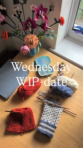 Madeleine ✨🧶 on Instagram: "Wednesday WIP-date 🧶⬇️ . Norwegian Fisherman's Sweater knit in @lopiknitting Lettlopi 51 White and 1701 Fjord Blue . K1, P1 hat (pattern by me, available on Ravelry & Etsy) knit in @filcolana Peruvian 803 Rust . Lanark Stockinette (currently in testing) by @the.creabea in @woolyknit British Wool 4ply Burgundy and @knittingforolive Soft Silk Mohair in Bordeaux . #wednesdayWIPdate #KnittingWIP #WIPWednesday"