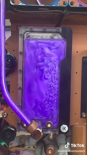 Primochill Vue gives a great “view” into how coolant is recycled inside a Gaming PC’s reservoir #gamingpc #liquidcooling #pcgaming #overkillcomputers