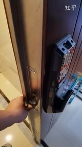 三星SHS-P718电子门锁无法锁门锁舌弹出三次无法锁定解决