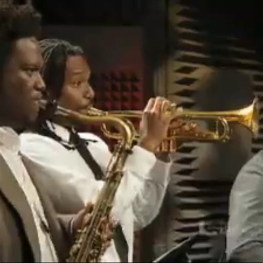 Soul Icons on Instagram: "Raphael Saadiq – Make That Move Live on AOL Black Voices – The Bridge A brilliant live tribute by Raphael Saadiq, performing a medley of classic Shalamar songs with style, respect, and deep soul awareness. A perfect homage to the Solar Records legacy and the golden era of R&B. Modern soul honoring timeless classics. ✨🎶 #SoulIcons #RaphaelSaadiq #Shalamar #Tribute #LivePerformance #ModernSoul #RNBHistory"