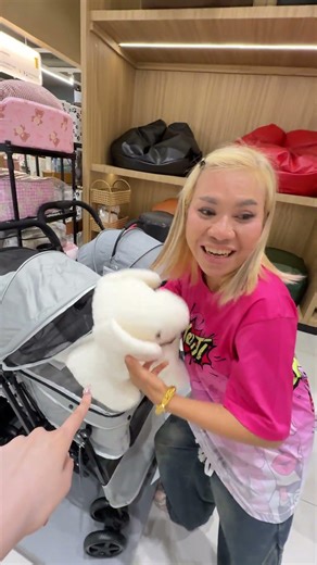 Mom, whose dog is this?