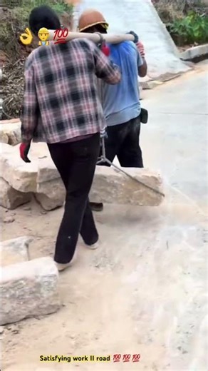 Road edge construction: Sorting rock side