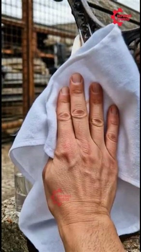 Extreme Rust on Old Bench Leg OMG #asmr #usa #diy #iron #rust #relax #viral #shorts #satisfying #abc