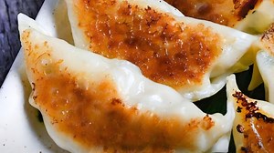 How to Make Crispy Pork Gyoza Dumplings