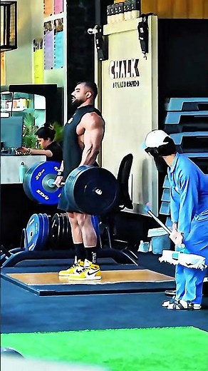 The FUNNIEST Gym Prank EVER - Anatoly's Hilarious Stunt