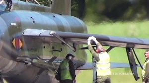 Watch the English Electric Lightning explode down the runway at full power