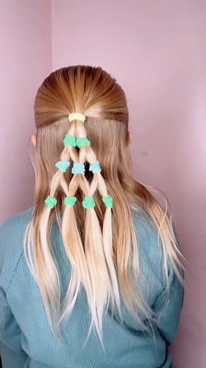 16K views · 1.4K reactions | SIMPLE CHRISTMAS TREE HAIRSTYLE  this...