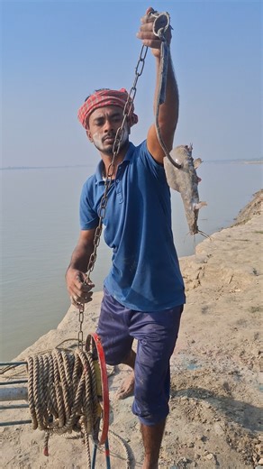 Monster catfish caught with tempting bait in Brazilian river #fishing #fishingbait