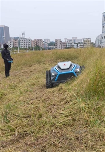 With years of manufacturing experience, KOHAM has become a trusted remote control lawn mower supplier from China.#lawnmower #electriclawnmower #koham #roboticlawnmower