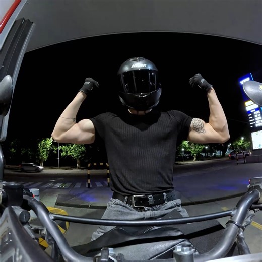 Angel_biker on Instagram: "Gas Station🖤 #bikerlife #biker #motorcyclelife #paratiiiiiiiiiiiiiiiiiiiiiiiiiiiiiii #foryoupagereels #moto #fyppage"