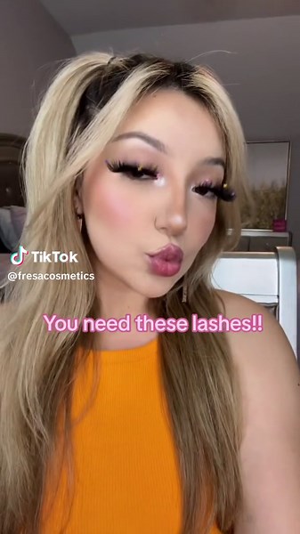 How to Apply Butterfly Lashes for a Hot Girl Summer Makeup Look