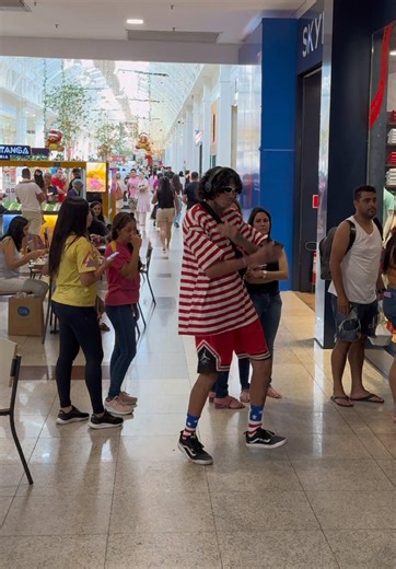 Elvis Bugalu e as Aventuras no TikTok