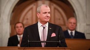 Officials: Murphy's surgery to remove tumor 'successful'