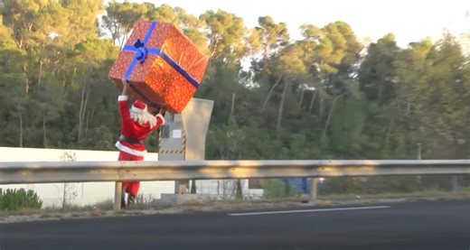 VIDEO - Pour Noël, Rémi Gaillard continue de s’en prendre aux radars