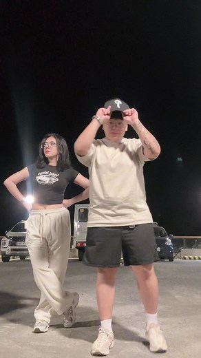 Tiktok Dance Trends: Shake It & Bumble Bee Dance