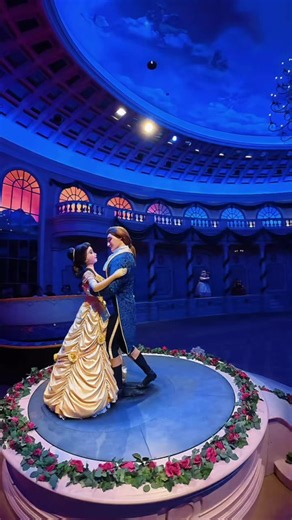 Worth every minute of the wait. This ride is pure Disney magic ✨🏰🌹 #beautyandthebeast #disneyland #tokyodisneyland #japan #disney