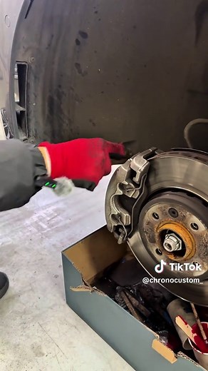 Renault Clio 5 : Étriers Bleu Alpine pour un Look Sportif