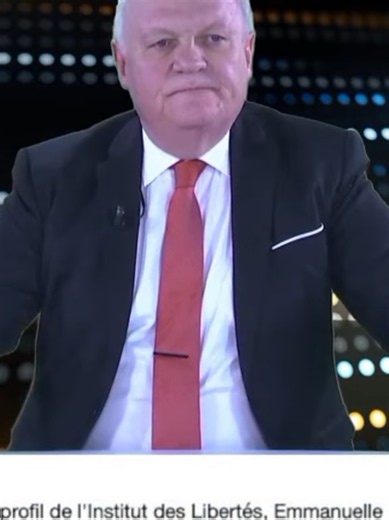 François Asselineau distingue l'islam de l'islamisme et rappelle que le Coran affirme qu' il n'y a pas de contrainte en religion. Il estime également que certains mouvements islamistes ont été instrumentalisés à des fins géopolitiques, notamment par les États-Unis. #FrançoisAsselineau #UPR #Islam #Islamisme #asselineau2027