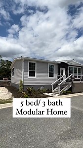 #RegionalHomes #custombuilt #manufacturedhomes #northcarolina #southcarolina #florida #alabama #mississippi #louisiana #frontporch #frontporchdecor | Titan home