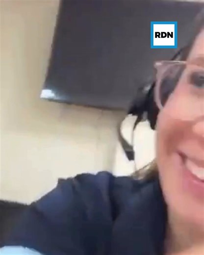 📞 Dos funcionarias del call center del Hospital General de Coronel Oviedo fueron apartadas de sus cargos tras la difusión de un video en el que se las escucha tratando de manera inapropiada a pacientes que llamaban para realizar consultas. Las imágenes y audios, que generaron indignación, habrían sido grabados por las propias involucradas y posteriormente publicados en sus estados de WhatsApp. Leé la nota completa: https://www.rdn.com.py/2026/01/21/funcionarias-del-call-center-del-hospital-de-c