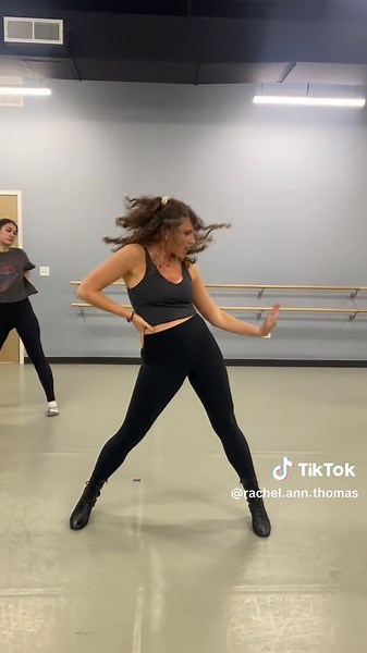 Another choreographed piece from class 👀 #chicagothemusical #musicaltheatre #choreo #choreography #dancer #dance #whenyouregoodtomama