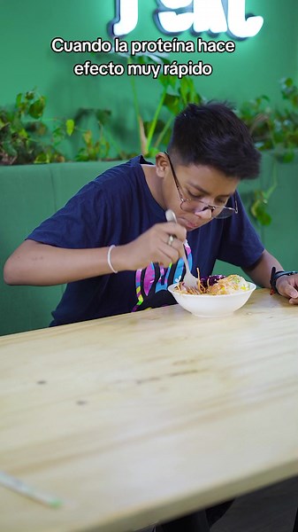 ¡Lo mejor para poder crecer es la Proteína! 💪🏻 ¿Y ya viniste por tu bowl con tu Proteína favorita?😏 #bowls #Proteína #pollo #pulpo #calamar #ceviche #truchasalmonada #pescado #2024 #makepoke # #makepokelapaz #makepokecochabamba #comida #proteina #vidafit #comidasaludable #foryou #makepokebolivia #fypシ゚viral #bowldecomida #comidadelicosa #dondecomerencocha