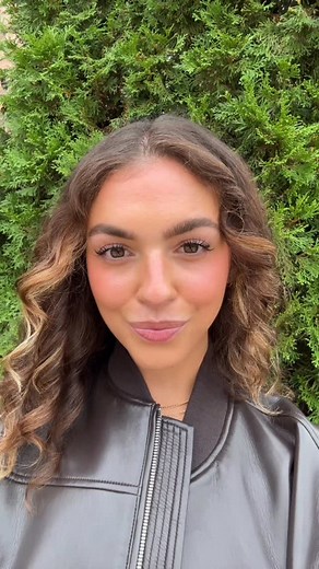 Emily McDonald on Instagram: "Science shows that what you do at night impacts the dopamine levels you wake up with the next morning 🧠 Protect your dopamine at night, and you’ll wake up unstoppable Dopamine = your brain’s motivation fuel. And here’s the secret: you don’t just wake up with it… you build it while you sleep. 🧠 If you feel unmotivated in the morning, it’s usually because of what you did the night before. Here’s how to protect & replenish your dopamine tank overnight: 🌙 Cut cheap d