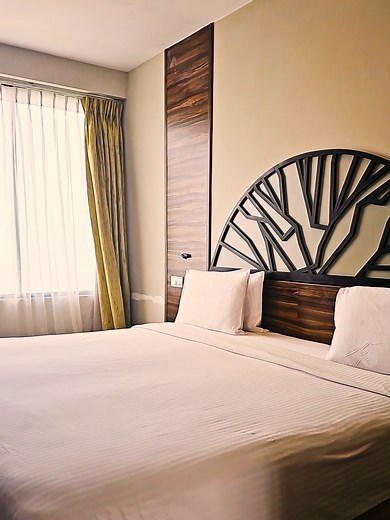 Escape to The Ocean Colombo: Stunning Ocean-View Rooms & Luxurious Spa