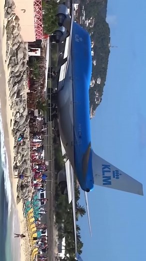 Experience the Power of the KLM 747 in Action