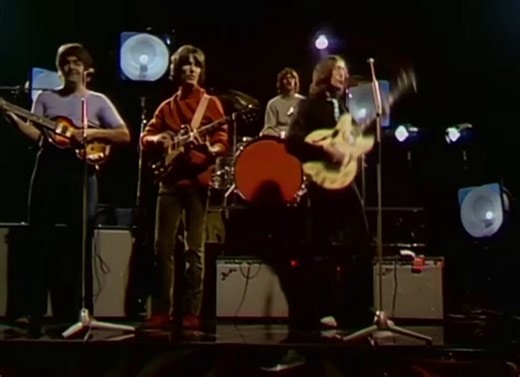 14 mai 1968, John Lennon vient de terminer les paroles d'une chanson initiée en Inde.Au cours de leur retraite spirituelle, les Beatles suivent l'actualité anglaise et notamment les manifestations étudiantes qui débutent dès le mois de mars. En avril, Martin Luther King est assassiné, le printemps de Prague tente de se libérer du carcan soviétique, en France les étudiants et les ouvriers s'associent pour organiser des occupations et une grève générale.Les Beatles ont toujours soigneusement évité