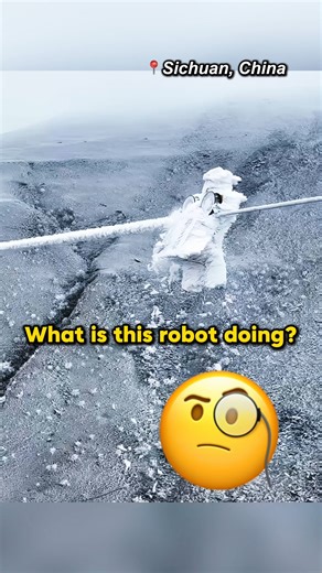 What is this robot doing?🤔 In 📍Sichuan, China, some high-altitude areas experience thick ice accumulation on high-voltage power lines due to dropping temperatures. This poses a risk to grid safety❄️ With long stretches of icy lines, relying on manual de-icing by electricians would be extremely difficult🧊 Enter the power line de-icing robot! Let's see how it works👏 | Jimu Focus