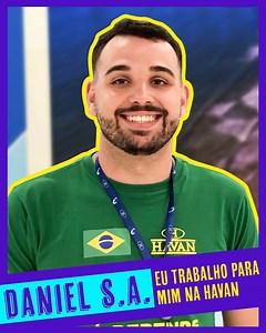 De visual merchandising a líder da nossa loja no bairro Pioneiros em Balneário Camboriú. Esta é a trajetória do nosso colaborador Daniel, com apenas um ano e três meses na Havan. 😍 Neste curto período, foi dedicando o melhor de si e se envolvendo em multitarefas no setor, que alcançou merecidamente essa promoção. A prova de que agarrando as oportunidades alcançamos as recompensas está aí. 💙 📽Aperte o play e se inspire na história do Daniel! | Havan