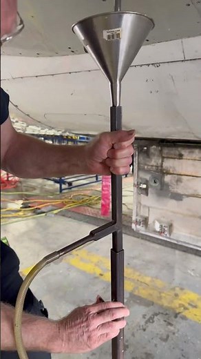 Emptying The Sump Drain From Boeing 737