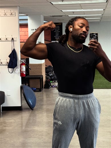 Leighton Hardy | I’ve awakened my Heavenly Restriction 💪🏿 #toji #cosplay #gym #jjk #blackcosplayer | Instagram