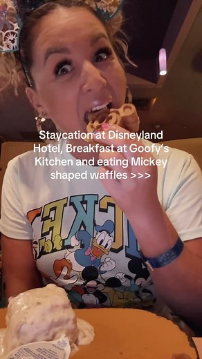 Goofy’s Kitchen Character breakfast > @disneyparks #disneyland #goofyskitchen #disneyaddict #disneyaddict #disneycaliforniaadventure #disneytravelagent | Rose Carpinteyro Arriazola