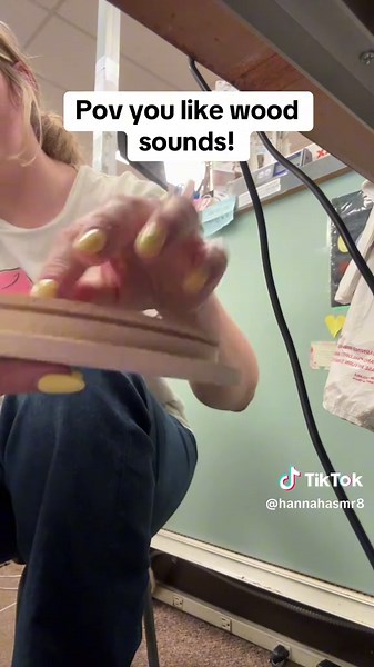 Ik a lot of people enjoy this one! #wood #woodasmr #fypシ #fypage #fypシ゚viral #tapping #asmrtingles #beginnerasmr #night #lofiasmr #lowquality #foryoupage #scratching #asmr #woodscratching