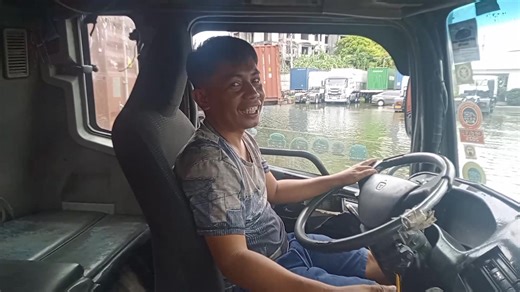 Dahil e road test na sya sa Highway, bigyan ko Muna sya na tips lalo na sa paahon sabay hinto...para Hindi bumagsak sya #genimperialdrivingtutorial #acrotranstrainingarticulated | Gene Imperial