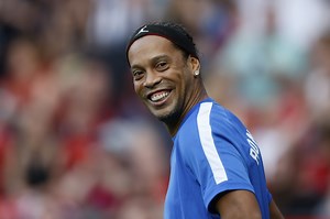Former Barcelona superstar Ronaldinho arrested in Paraguay over fake passport claims