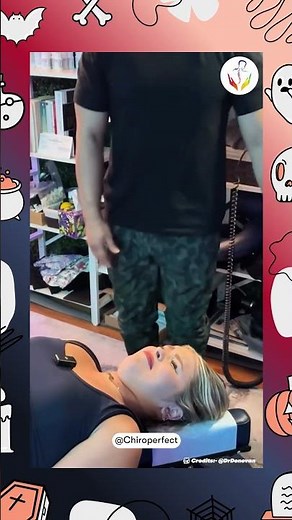 Her Face After The Crack 😵 #backcrack #reaction #shorts