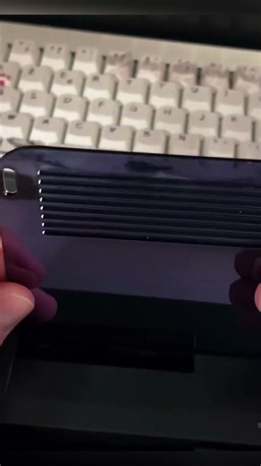 Effortlessly transfer, clone, and access your SATA drives with this USB 3.0 docking station.