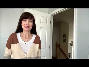 From Overwhelmed to Thriving // The Authority Accelerator Program by Sunny Lenarduzzi Review